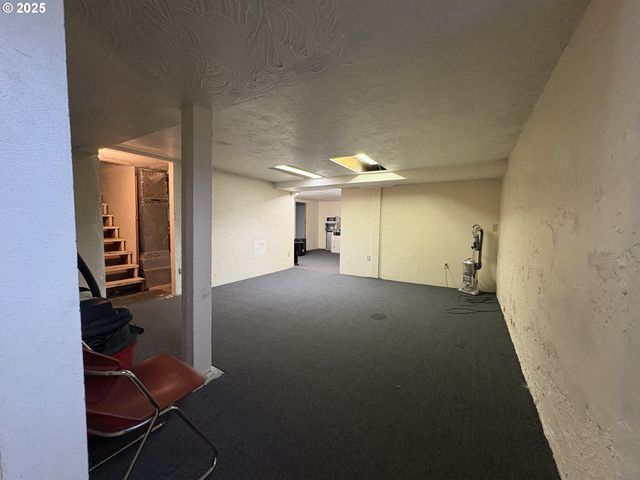 -1 W 7TH Ave, Eugene, OR 97402