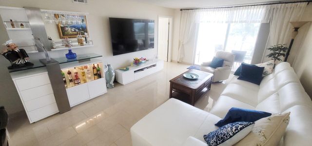 1051 Hillsboro Mile 407e, Hillsboro Beach, FL 33062