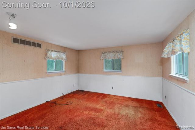2158 Fleetwood Drive, Grosse Pointe Woods, MI 48236