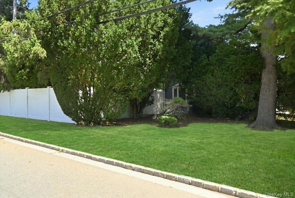 635 Whittier Street, Westbury, NY 11590 — photo 5