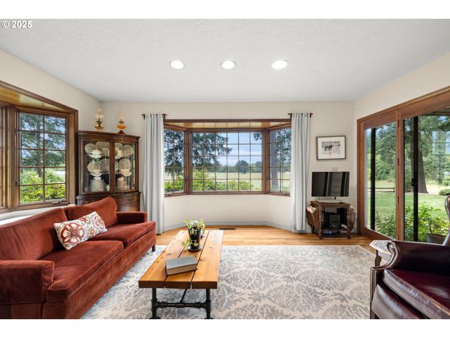 26465 Nw WEST UNION Rd, Hillsboro, OR 97124