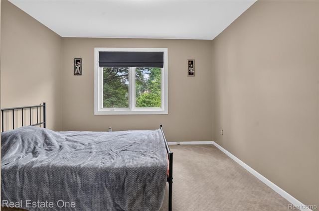 6730 Whiting Drive, Troy, MI 48098