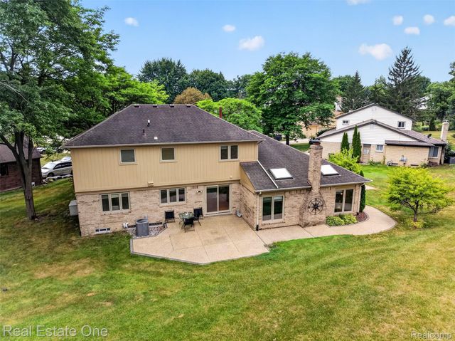 6730 Whiting Drive, Troy, MI 48098