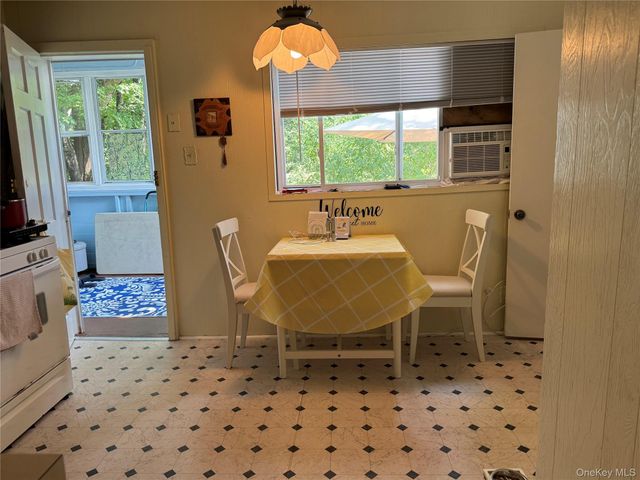 6269 State Route 42 6279, Woodbourne, NY 12788