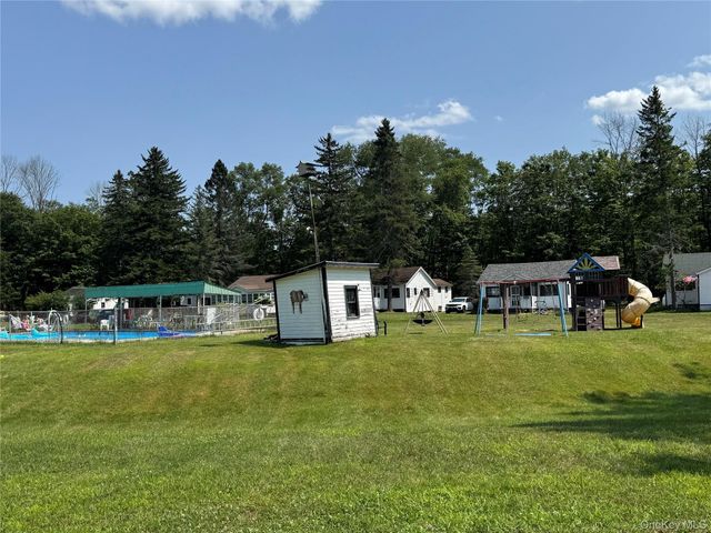6269 State Route 42 6279, Woodbourne, NY 12788