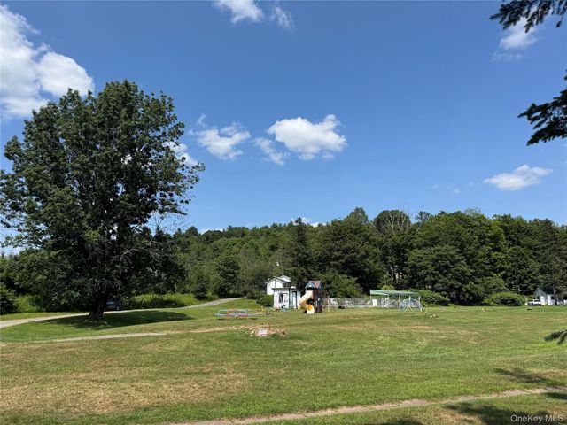 6269 State Route 42 6279, Woodbourne, NY 12788