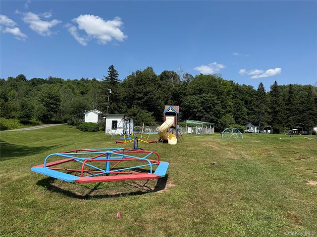 6269 State Route 42 6279, Woodbourne, NY 12788