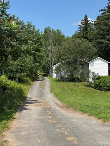 6269 State Route 42 6279, Woodbourne, NY 12788