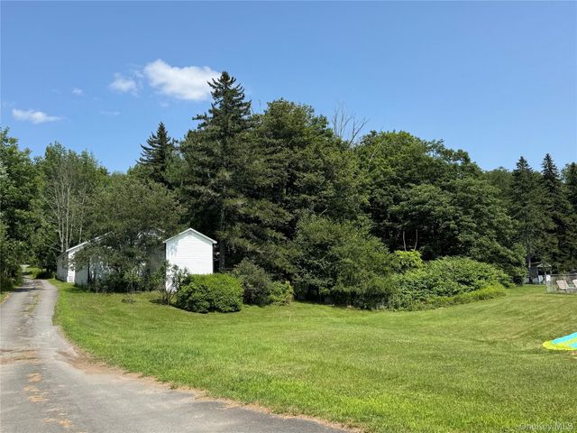 6269 State Route 42 6279, Woodbourne, NY 12788