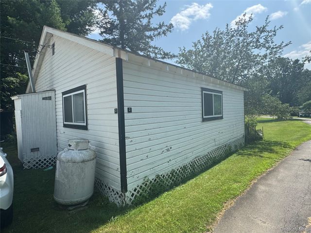 6269 State Route 42 6279, Woodbourne, NY 12788