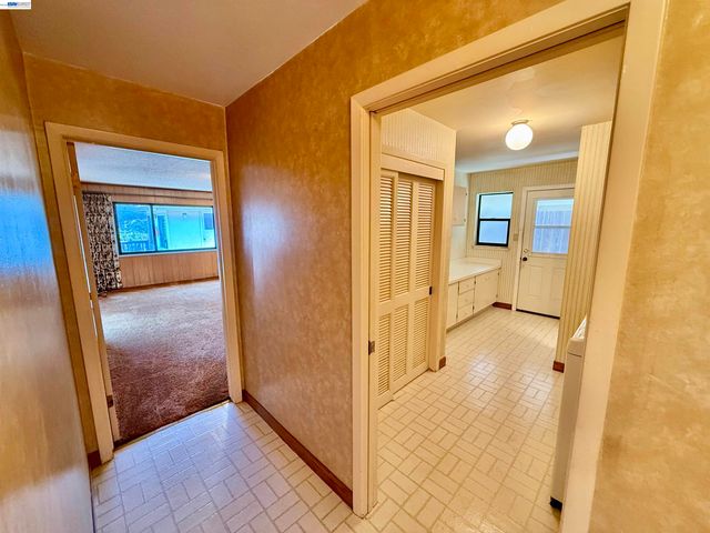 2164 Lakeview Dr, San Leandro, CA 94577