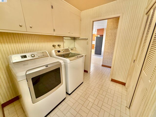 2164 Lakeview Dr, San Leandro, CA 94577