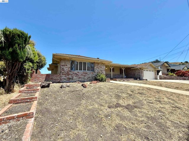 2164 Lakeview Dr, San Leandro, CA 94577