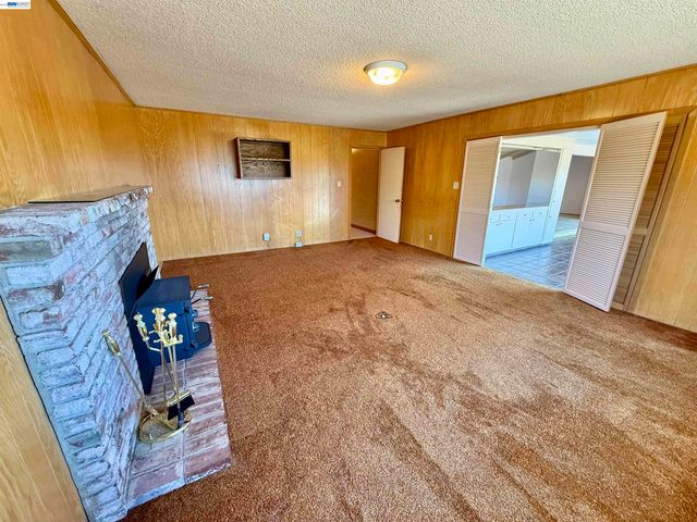 2164 Lakeview Dr, San Leandro, CA 94577