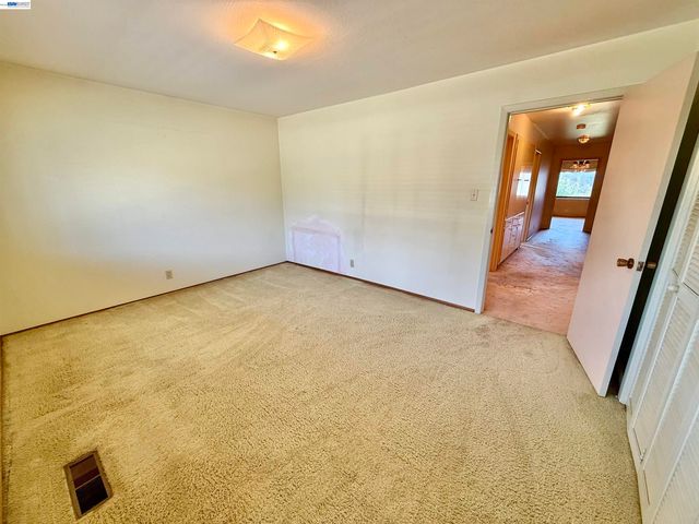 2164 Lakeview Dr, San Leandro, CA 94577