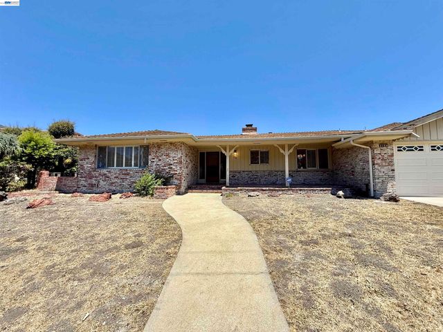 2164 Lakeview Dr, San Leandro, CA 94577