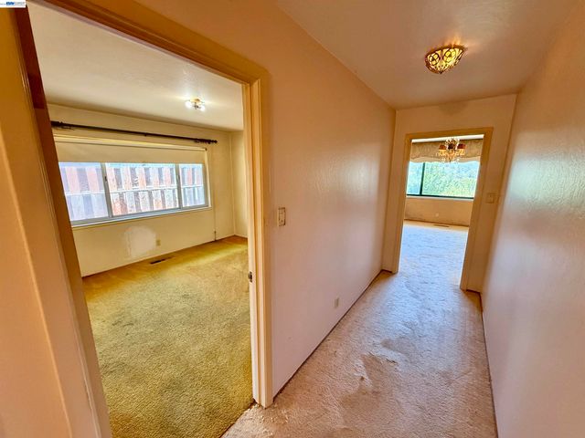 2164 Lakeview Dr, San Leandro, CA 94577