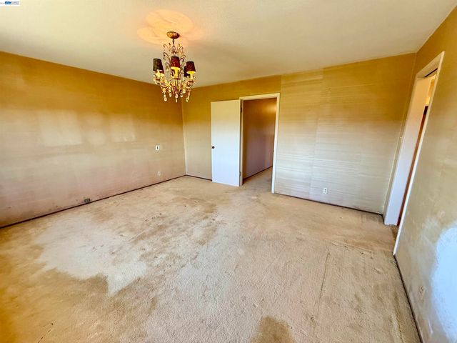 2164 Lakeview Dr, San Leandro, CA 94577