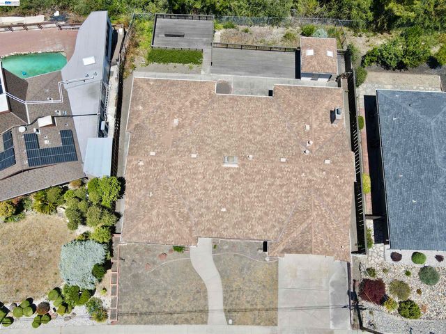 2164 Lakeview Dr, San Leandro, CA 94577