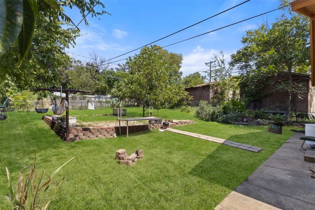 2821 Burchill Road S, Fort Worth, TX 76105