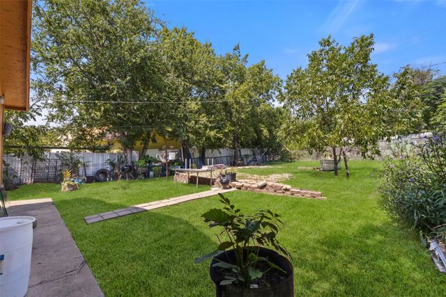 2821 Burchill Road S, Fort Worth, TX 76105