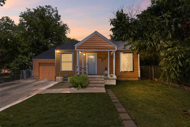 2821 Burchill Road S, Fort Worth, TX 76105