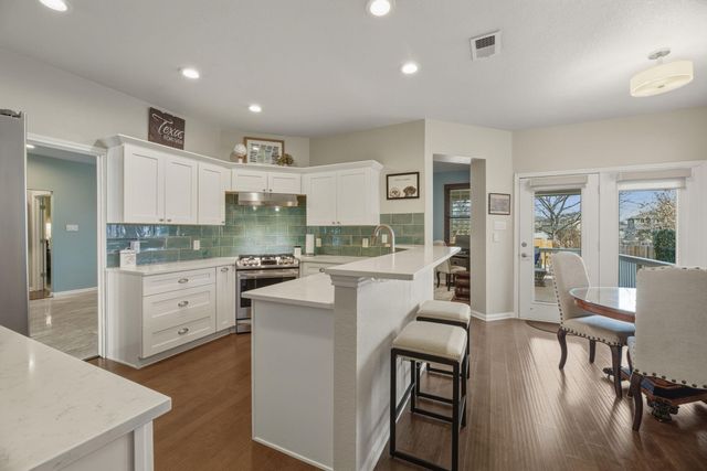 2004 Mimosa TRL, Round Rock, TX 78664