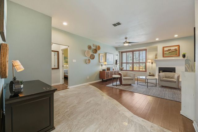 2004 Mimosa TRL, Round Rock, TX 78664