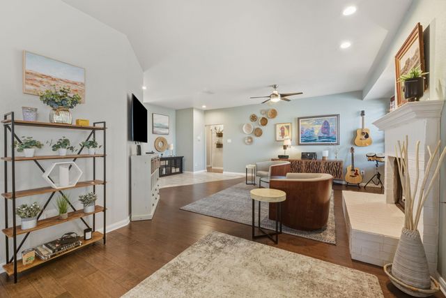 2004 Mimosa TRL, Round Rock, TX 78664