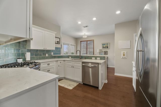 2004 Mimosa TRL, Round Rock, TX 78664