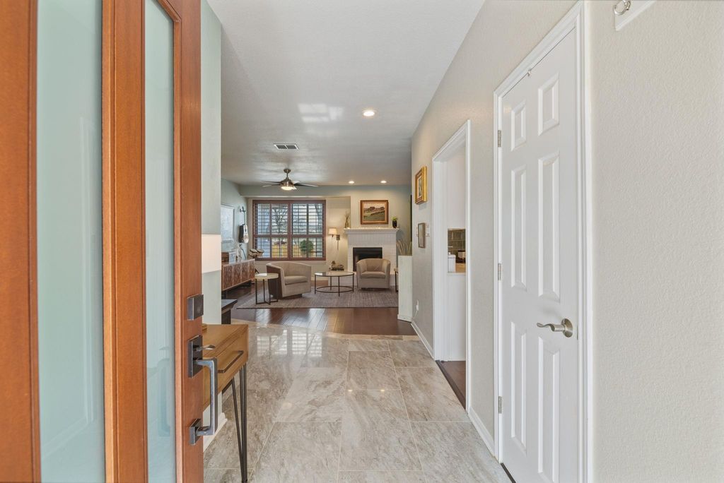 2004 Mimosa TRL, Round Rock, TX 78664