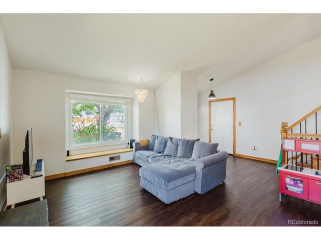 4933 Quari St, Denver, CO 80239