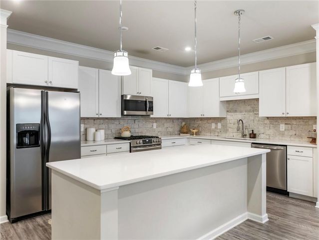 2333 Buford Town Drive, Buford, GA 30518