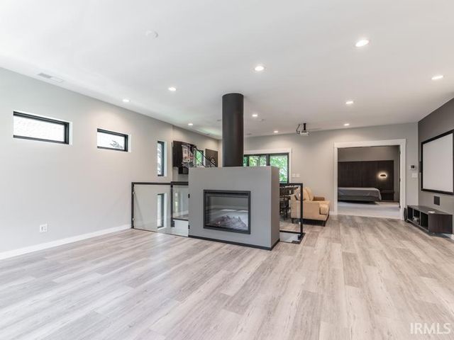 74 Adams Avenue, Evansville, IN 47713