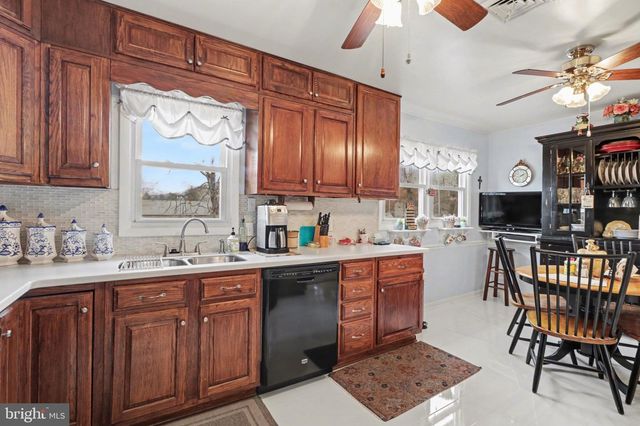 619 CHARLES RD, Dauphin, PA 17018