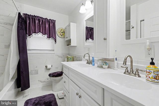 619 CHARLES RD, Dauphin, PA 17018