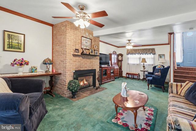 619 CHARLES RD, Dauphin, PA 17018