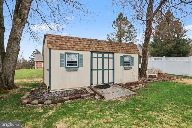 619 CHARLES RD, Dauphin, PA 17018