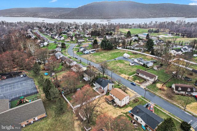 619 CHARLES RD, Dauphin, PA 17018