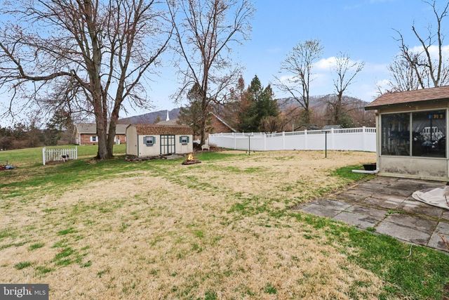 619 CHARLES RD, Dauphin, PA 17018