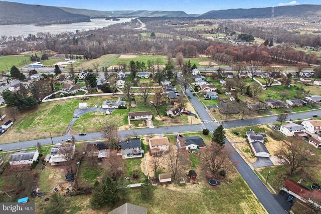 619 CHARLES RD, Dauphin, PA 17018