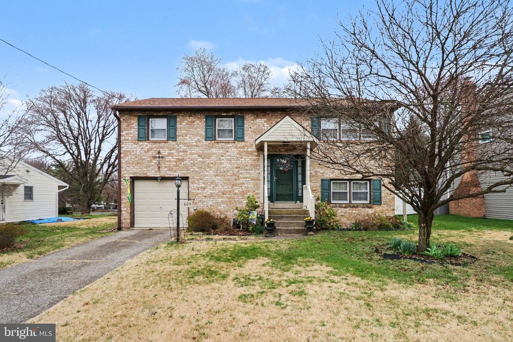 619 CHARLES RD, Dauphin, PA 17018