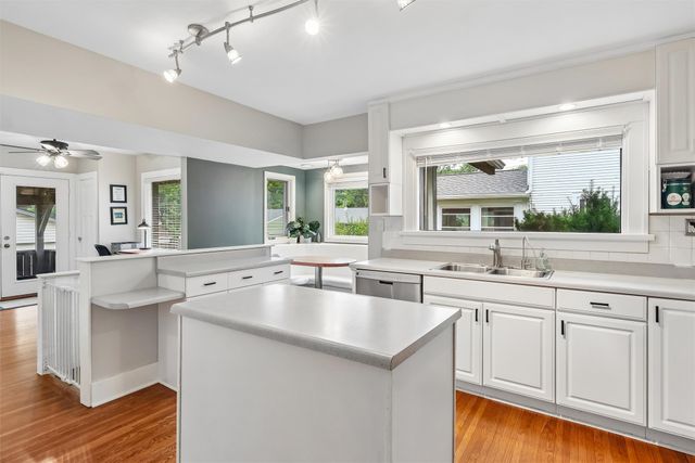 1056 46th Street, Des Moines, IA 50311
