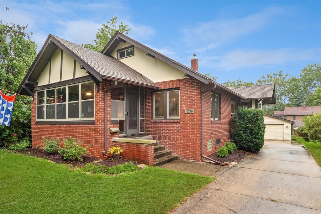 1056 46th Street, Des Moines, IA 50311