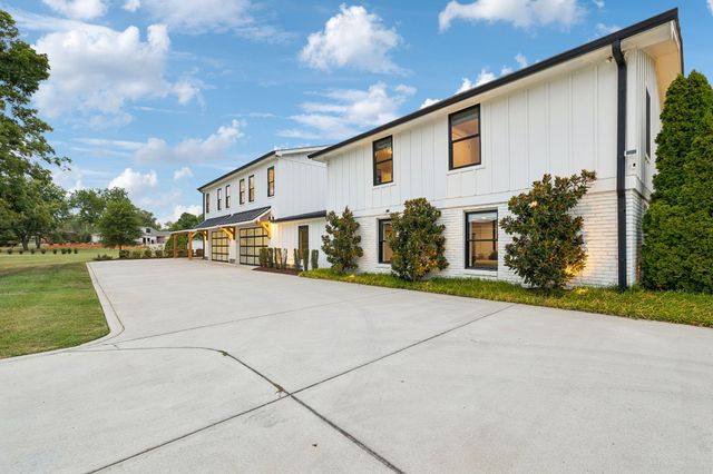 513 Mansion Dr, Brentwood, TN 37027