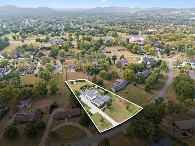 513 Mansion Dr, Brentwood, TN 37027