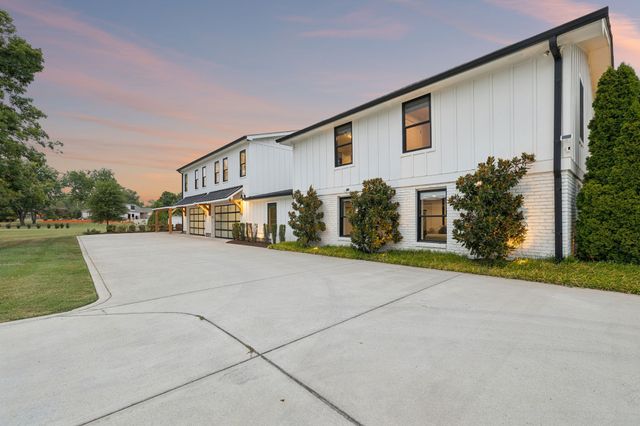 513 Mansion Dr, Brentwood, TN 37027
