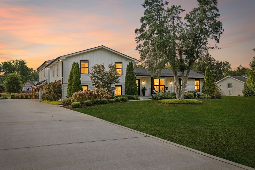 513 Mansion Dr, Brentwood, TN 37027