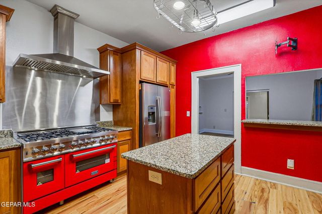 1810 E Cliff Drive, El Paso, TX 79902