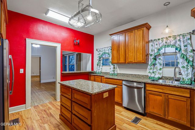 1810 E Cliff Drive, El Paso, TX 79902